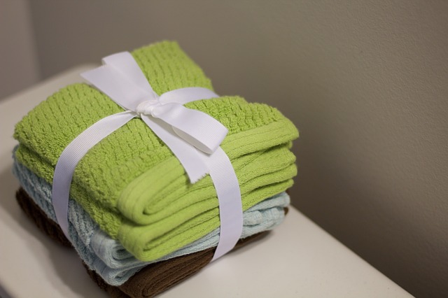 svázané ručníky